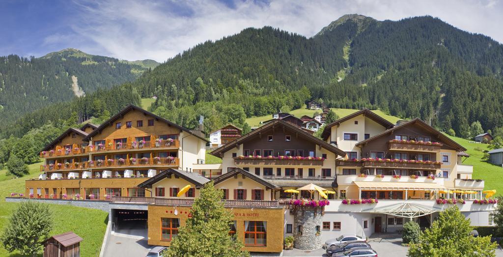 Berg-Spa & Hotel Zamangspitze Sankt Gallenkirch Exterior photo